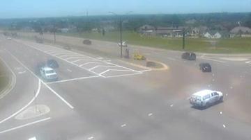 Traffic Cam Dogwood Place: Lakeland Dr at Luckney Rd Player