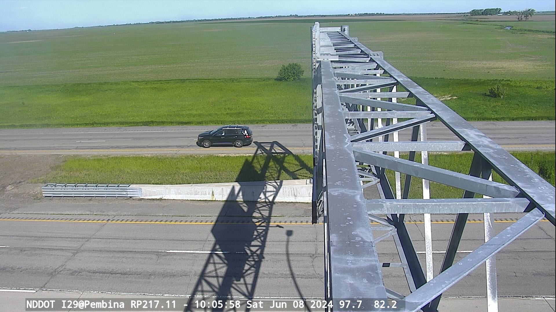 Traffic Cam I-29 N (MP: 217.001) Port of Entry NB - West Player