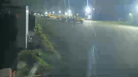 Traffic Cam North Syracuse › South: I-81 north of Exit 28 (Taft Rd) Player