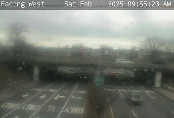 Traffic Cam New England Thruway @ Bartow Avenue - Westbound Player