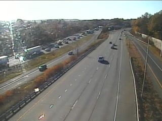 Traffic Cam I-84 e/o Exit 42 (Trout Brook Dr) - Westbound Player