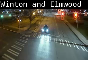 Traffic Cam Winton Rd at Elmwood Ave Player