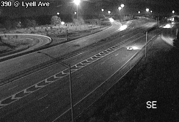 Traffic Cam 390 at Lyell Ave Player
