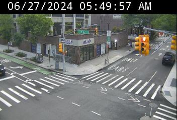 Traffic Cam 2 Avenue @ 58 Street - Westbound Player