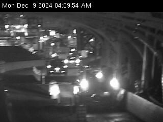 Traffic Cam QBB Upper Level Center Mall @ York Avenue - Westbound Player