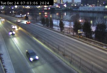 Traffic Cam Riverside Drive @ 135 Street - Westbound Player