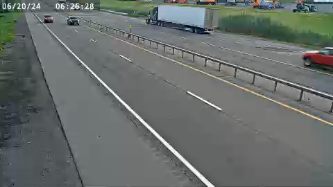 I-81 north of Exit 14 (Tully) - Southbound Traffic Camera