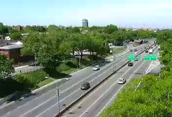 Traffic Cam I-495 at 163rd Street - Westbound Player