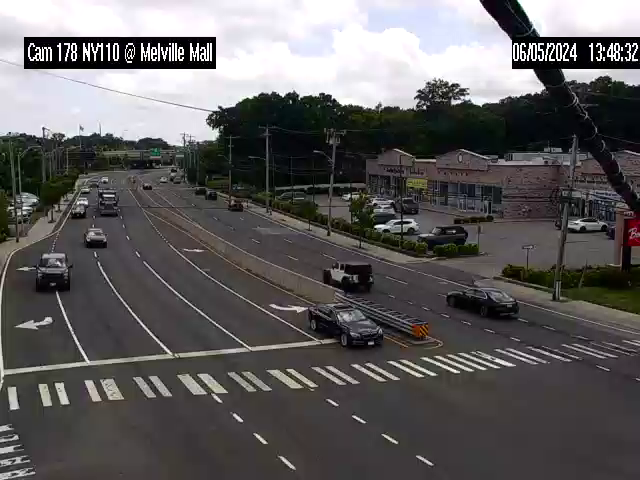 Traffic Cam 110 at Melville Mall South Driveway - Northbound Player