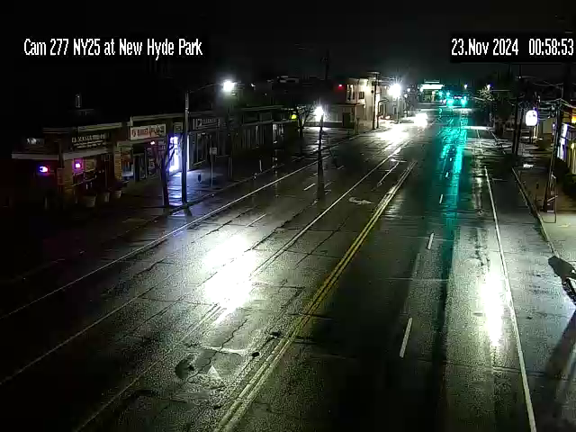 Traffic Cam NY 25 Eastbound at New Hyde Park Road Player