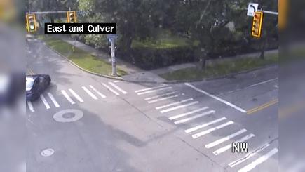 Traffic Cam Rochester: East Ave at Culver Rd Player