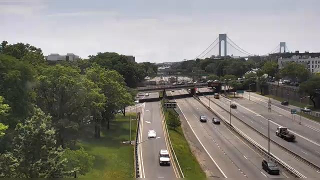 Traffic Cam New York › East: I-278 at 79th Street Player