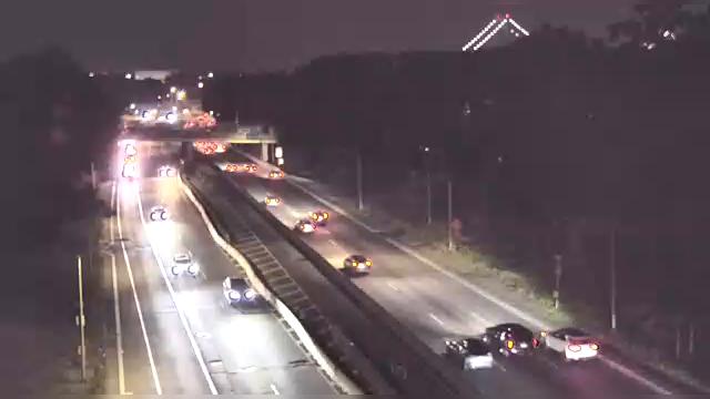 Traffic Cam New York › East: I-278 at 72nd Street Player