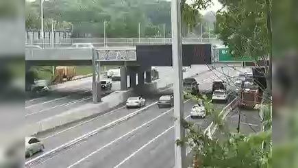 Traffic Cam New York › East: I-278 at Crafton Avenue Player