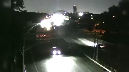 Traffic Cam New York › East: 907M at 64th Avenue Player