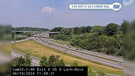 Traffic Cam Albany › South: I-90/US 9 at Lark/Dove Bridge Player