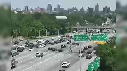 Traffic Cam New York › East: I-495 at Grand Central Parkway Player