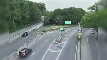 Traffic Cam New York › East: I-278 at Connector to G.C.P./Astoria Blvd Player