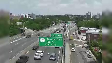 Traffic Cam New York › East: I-278 at 61st Street Player