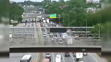 Traffic Cam New York › East: I-495 at 60th Street Player