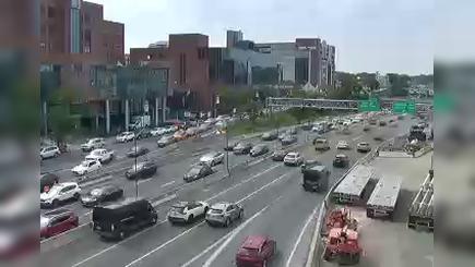 Traffic Cam New York › North: I-678 at 91st Avenue Player