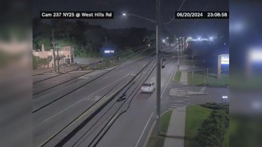 Traffic Cam Huntington: NY 25 at West Hills Road Player