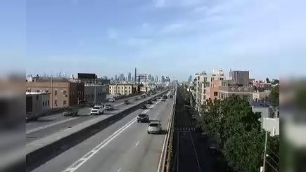 Traffic Cam New York › East: I-278 at 54th Street Player