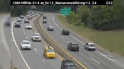 Traffic Cam Yonkers › South: Hutchinson River Parkway at Exit 12 (Mamaroneck Rd) Player