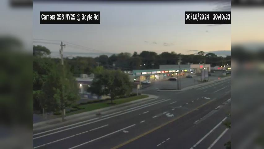 Traffic Cam Lake Grove: NY 25 Westbound at Boyle Road Player