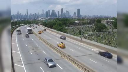 Traffic Cam New York › East: I-495 at Between 50th and 58th Street Player