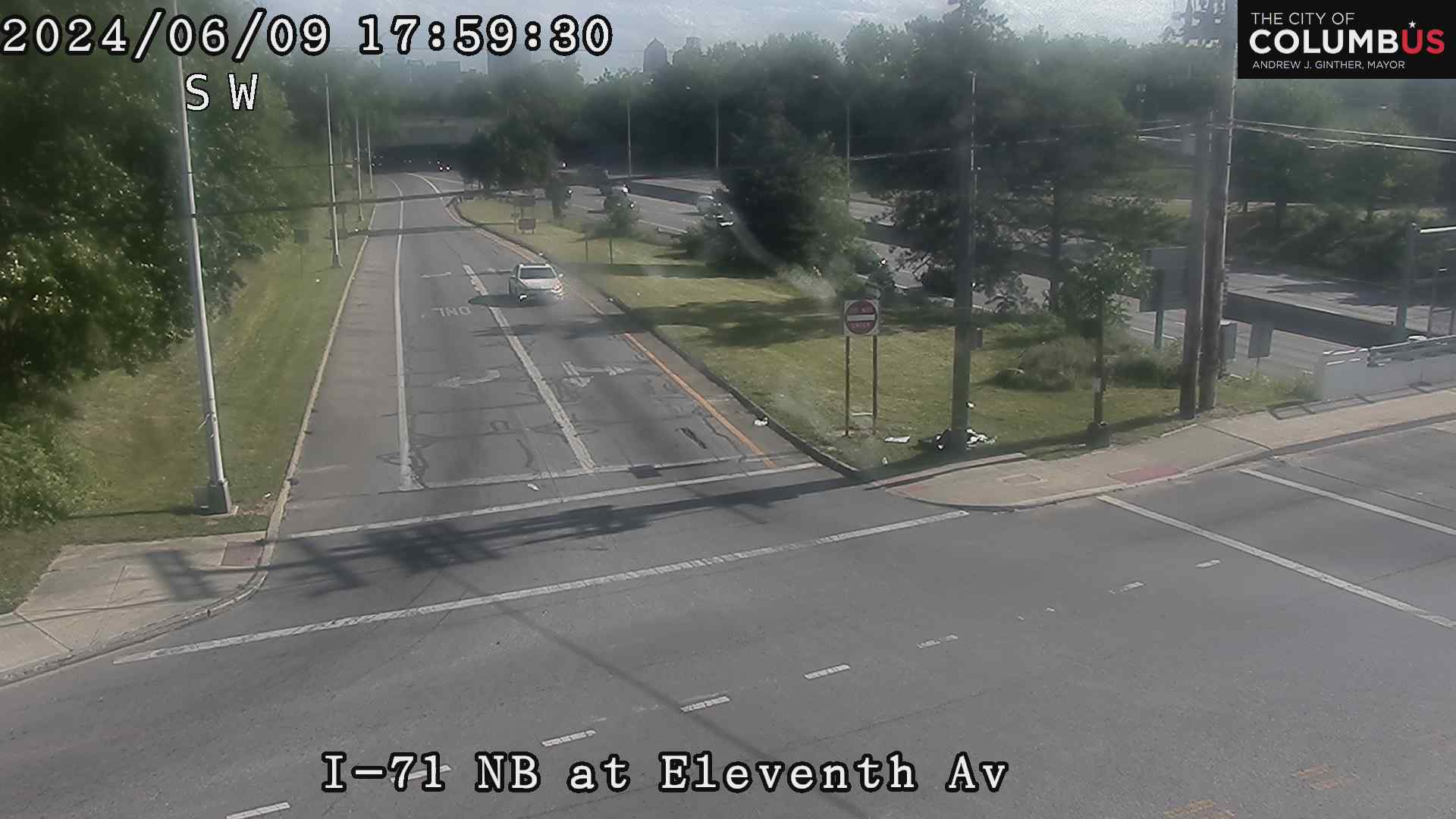 Traffic Cam I-71 NB ramp at 11th Ave Player