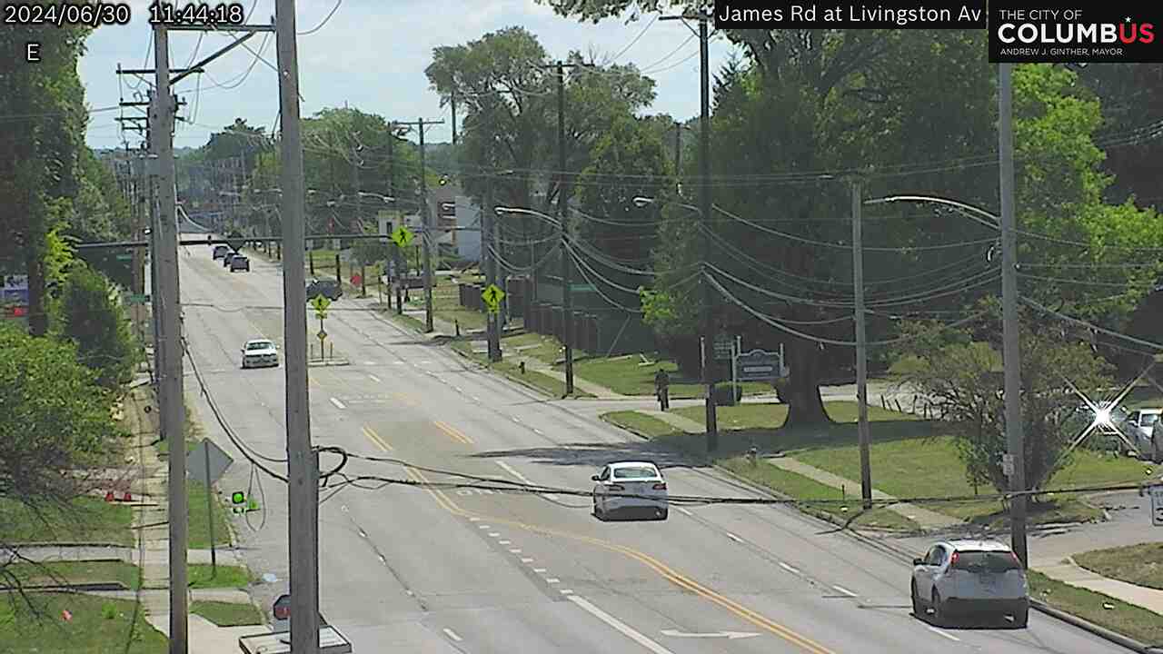 Traffic Cam James Rd at Livingston Ave Player