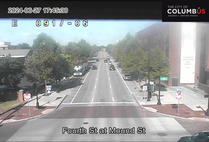 Traffic Cam Fourth St at Mound St Player