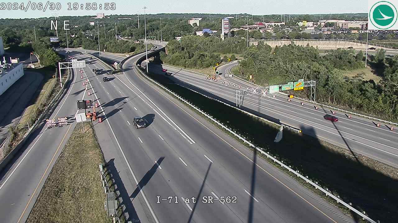 Traffic Cam I-71 at SR-562 (Norwood Lateral) Player