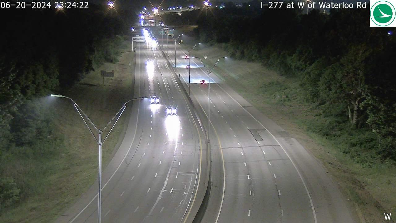 Traffic Cam Akron: I-277 W of Waterloo Rd Player