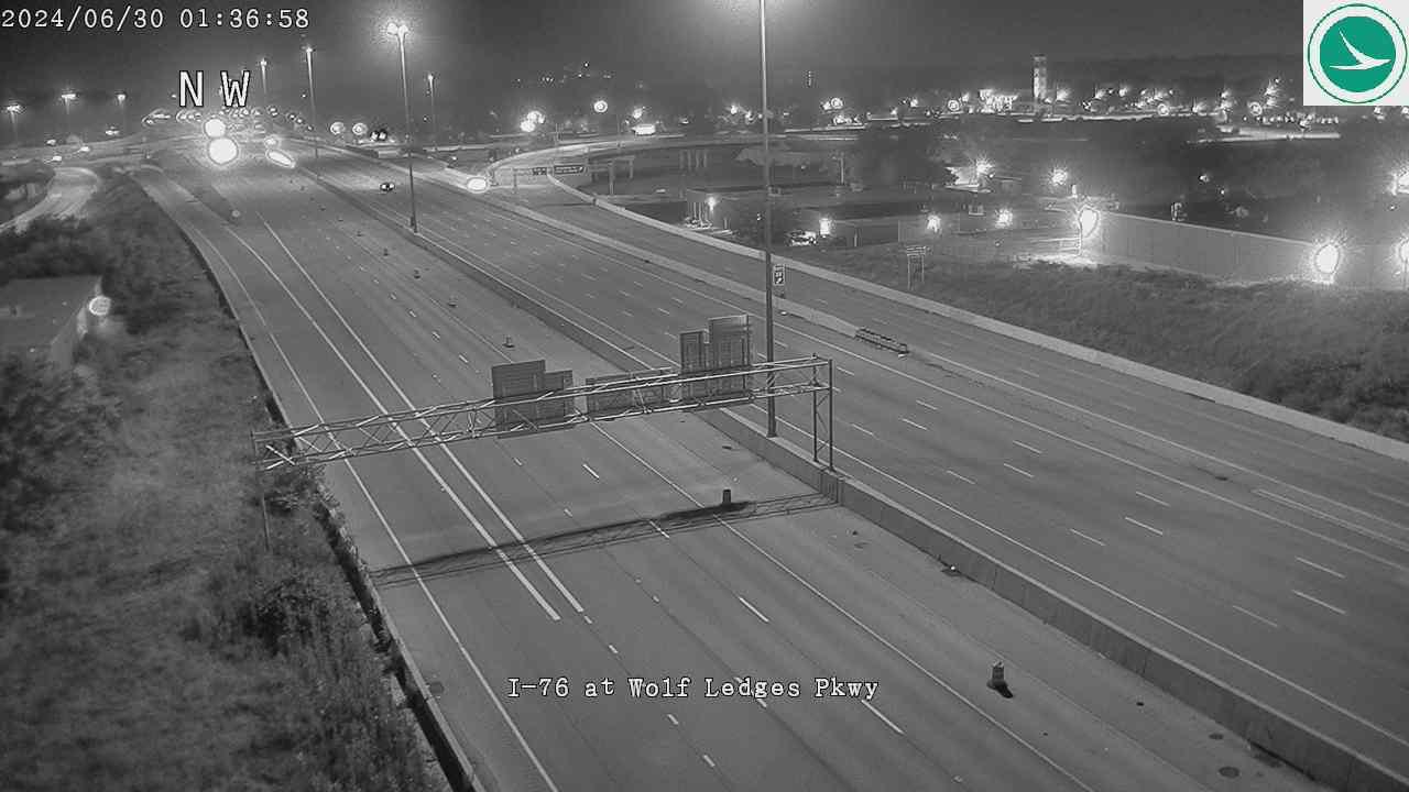 Traffic Cam Akron: I-76 at Wolf Ledges Pky Player