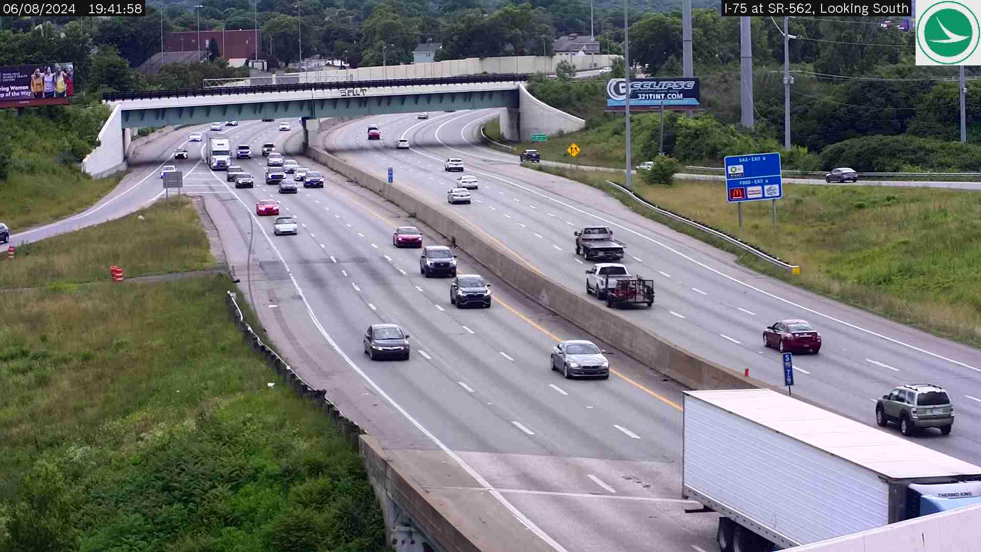 Traffic Cam Bond Hill: I-75 at SR-562, Looking South Player