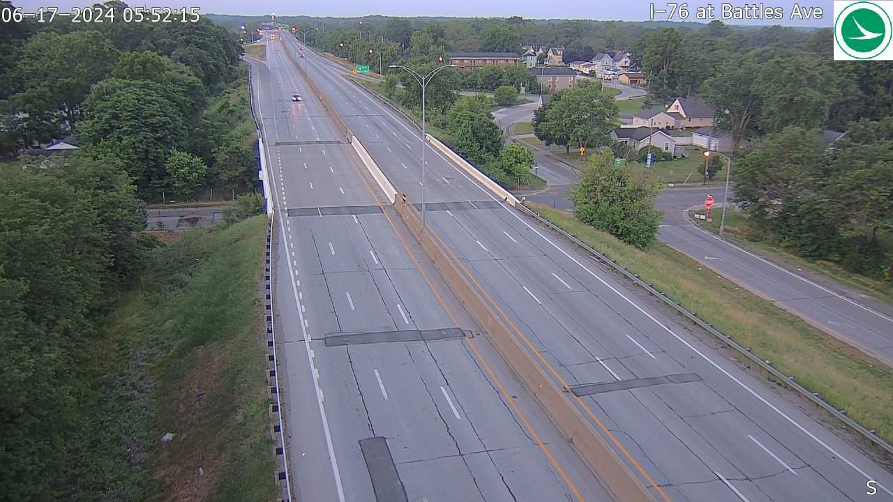 Traffic Cam Akron: I-76 at Battles Ave Player