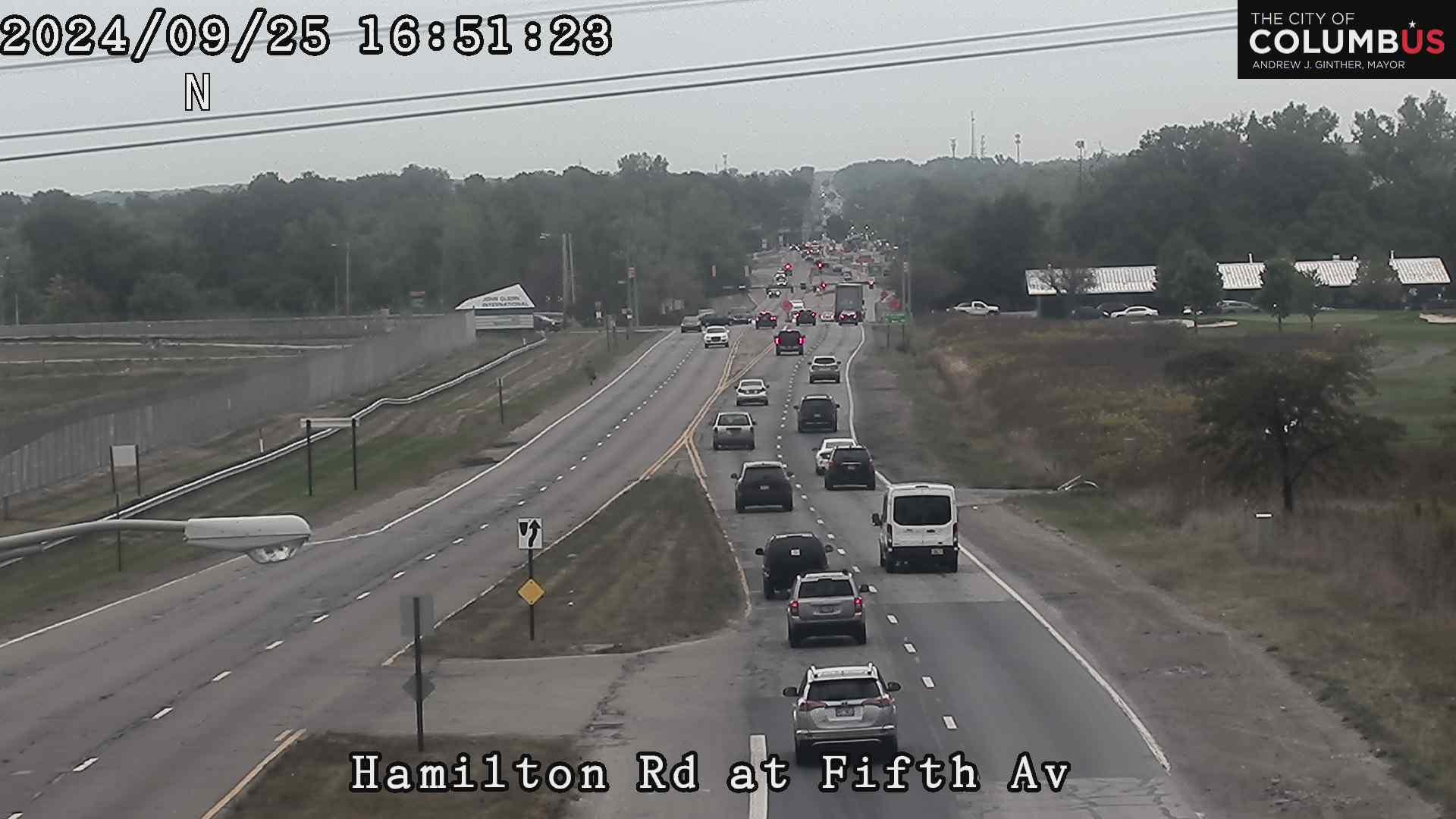 Traffic Cam East Columbus: City of Columbus) Hamilton Rd at 5th Ave Player