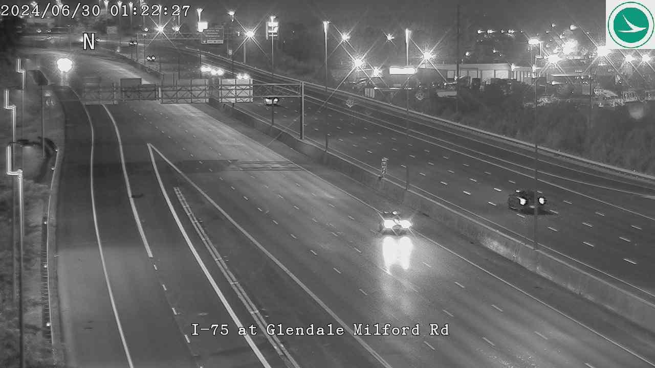 Traffic Cam Evendale: I-75 at Glendale Milford Rd Player