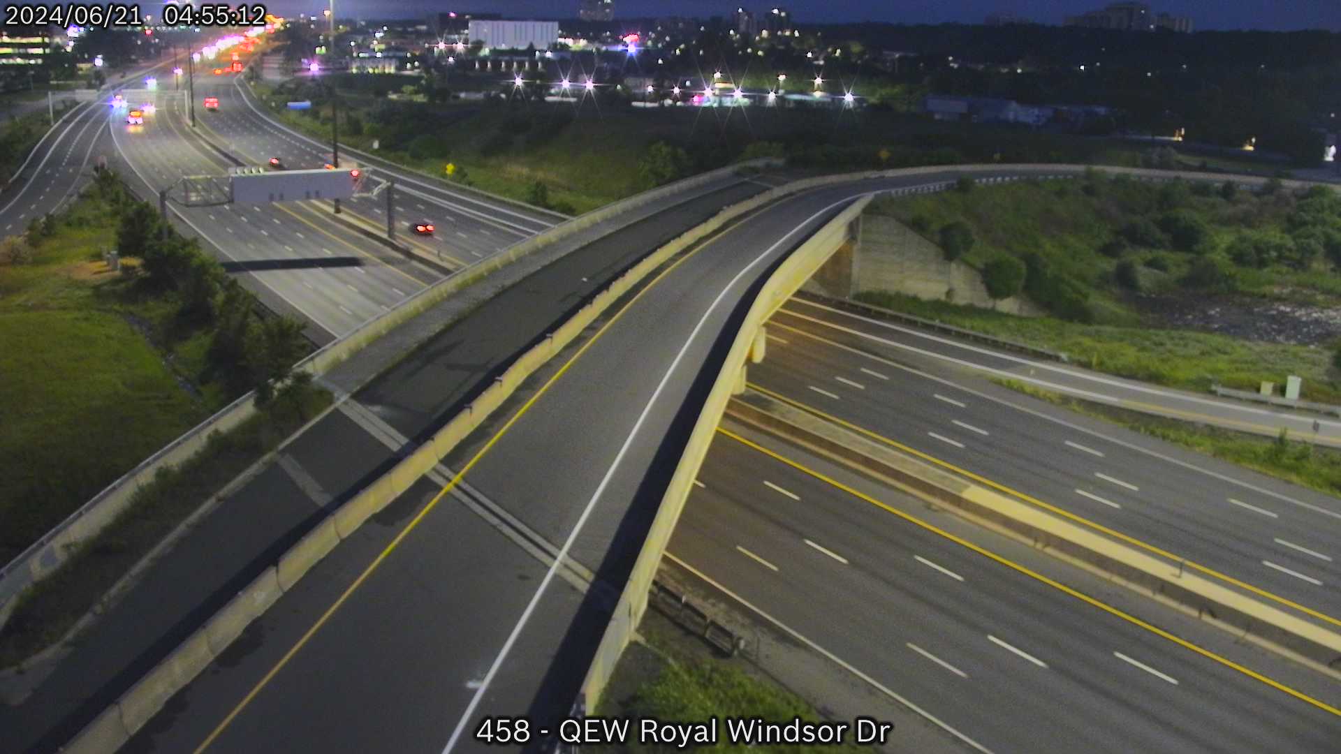 Traffic Cam QEW near Royal Windsor Drive Player