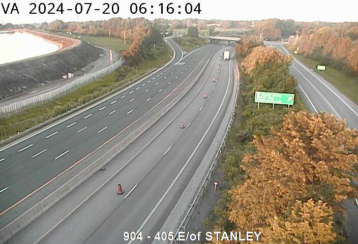 Traffic Cam Highway 405 east of Stanley Avenue Player