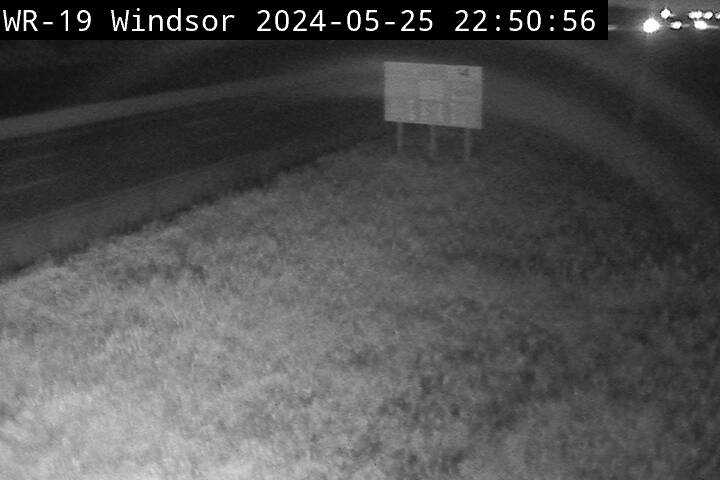 Traffic Cam Highway 401 near Concession Rd 10 - North Player