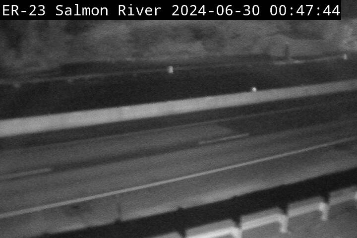 Traffic Cam Highway 401 at Salmon River Bridge - South Player