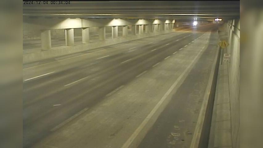 Traffic Cam Lasalle: 401 in Geraedts Tunnel East Portal Player