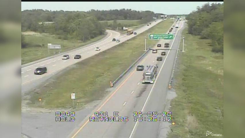 Traffic Cam Leeds and the Thousand Islands: 401 E of Reynolds Rd Player