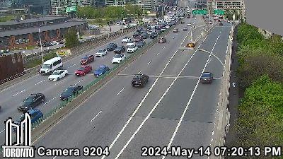 Toronto: Rees Street - Gardiner Expressway Traffic Camera
