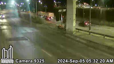 Traffic Cam Distillery District: Lake Shore E near Cherry St Player