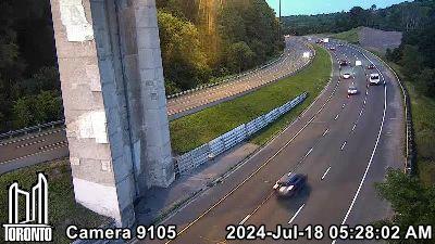 Todmorden Village: Don Valley Parkway near Millwood Rd Traffic Camera