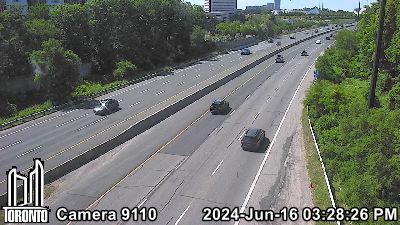 Traffic Cam Toronto: Don Valley Parkway near St Dennis Dr Player